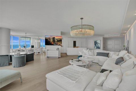 Condominio en venta en Hollywood, Florida, 3 dormitorios, 284.47 m2 № 1863217 - foto 1