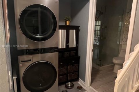 Снять в аренду таунхаус в Бока-Ратон, Флорида 3 спальни, 157.84м2, № 2066199 - фото 13