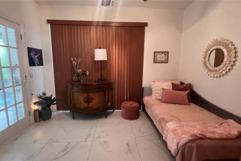 Снять в аренду таунхаус в Бока-Ратон, Флорида 3 спальни, 157.84м2, № 2066199 - фото 11