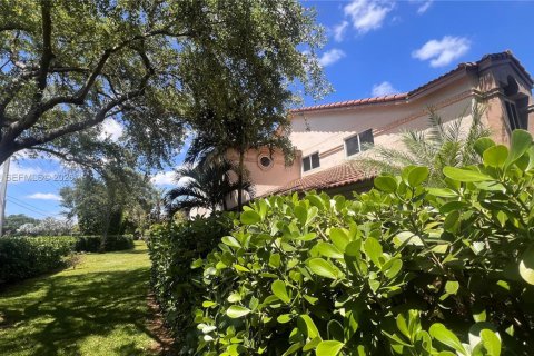 Снять в аренду таунхаус в Бока-Ратон, Флорида 3 спальни, 157.84м2, № 2066199 - фото 15