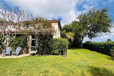 Снять в аренду таунхаус в Бока-Ратон, Флорида 3 спальни, 157.84м2, № 2066199 - фото 14