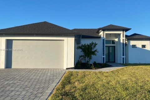 Villa ou maison à Cape Coral, Floride 4 chambres, 184.13 m2 № 2038775