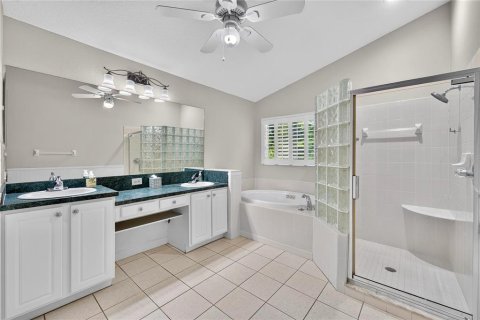 House in Lutz, Florida 3 bedrooms, 183.11 sq.m. № 2354552 - photo 3