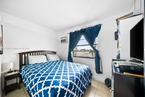 Condo in Oakland Park, Florida, 1 bedroom  № 1868195 - photo 6