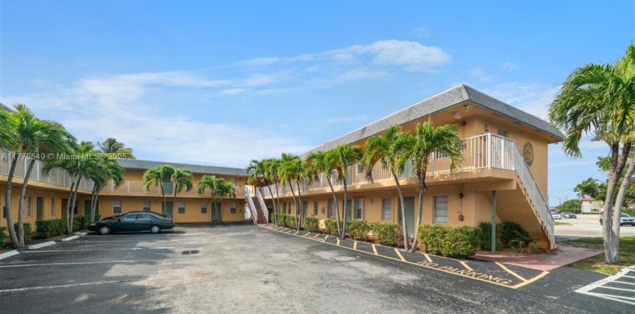 Condo in Oakland Park, Florida, 1 bedroom  № 1868195