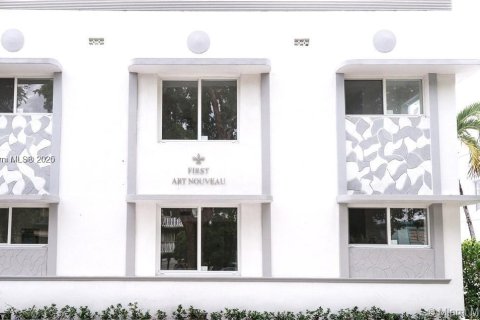Condominio en venta en Miami Beach, Florida, 1 dormitorio, 45.06 m2 № 1937591 - foto 1