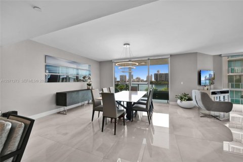 Condominio en alquiler en Aventura, Florida, 4 dormitorios, 285.49 m2 № 2339937 - foto 6