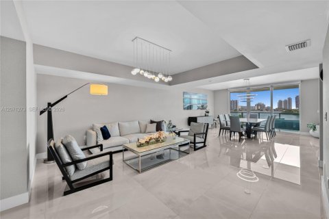 Condominio en alquiler en Aventura, Florida, 4 dormitorios, 285.49 m2 № 2339937 - foto 5
