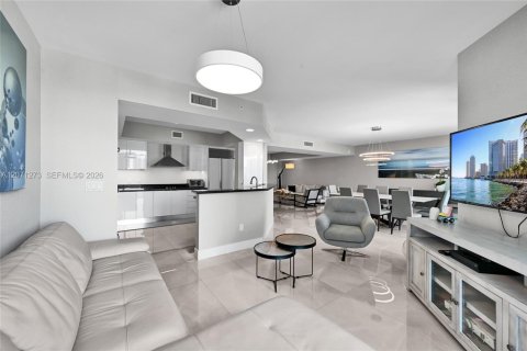 Condominio en alquiler en Aventura, Florida, 4 dormitorios, 285.49 m2 № 2339937 - foto 11
