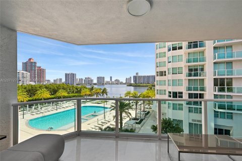 Condominio en alquiler en Aventura, Florida, 4 dormitorios, 285.49 m2 № 2339937 - foto 13