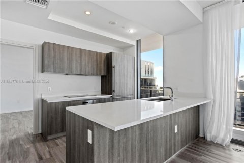 Condo in Miami, Florida, 3 bedrooms  № 1888902 - photo 7