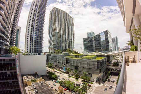 Condo in Miami, Florida, 3 bedrooms  № 1888902 - photo 29
