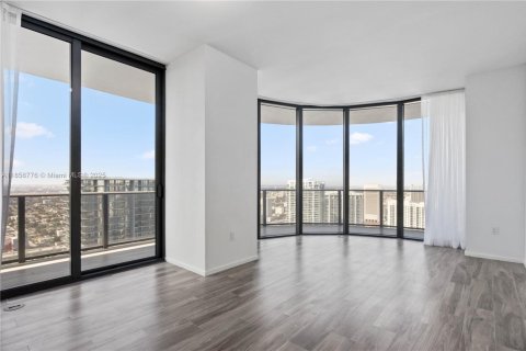 Condo in Miami, Florida, 3 bedrooms  № 1888902 - photo 3