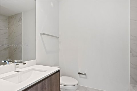 Condo in Miami, Florida, 3 bedrooms  № 1888902 - photo 16