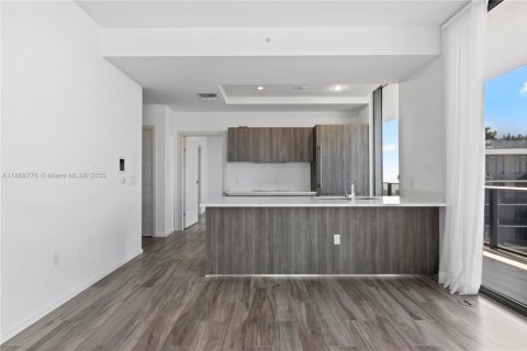 Condo in Miami, Florida, 3 bedrooms  № 1888902 - photo 4