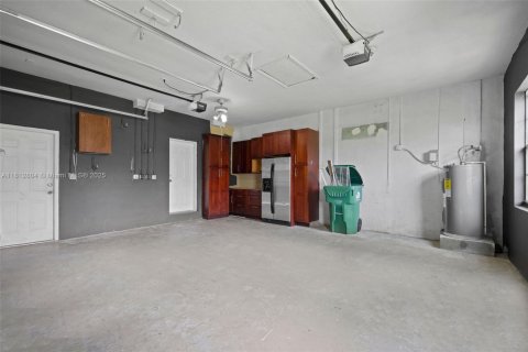 House in Homestead, Florida 4 bedrooms, 304.16 sq.m. № 1760862 - photo 20