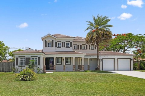 House in Homestead, Florida 4 bedrooms, 304.16 sq.m. № 1760862 - photo 1