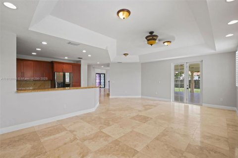 House in Homestead, Florida 4 bedrooms, 304.16 sq.m. № 1760862 - photo 14