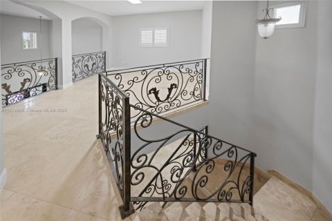 House in Homestead, Florida 4 bedrooms, 304.16 sq.m. № 1760862 - photo 28