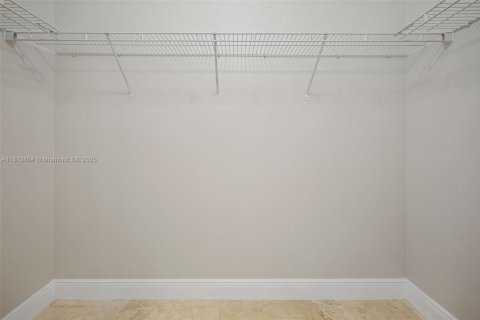 House in Homestead, Florida 4 bedrooms, 304.16 sq.m. № 1760862 - photo 23