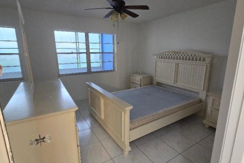 Condo in West Palm Beach, Florida, 2 bedrooms № 2247173 - photo 8