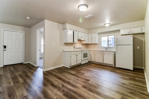 Casa en alquiler en Saint Petersburg, Florida, 4 dormitorios, 114.73 m2 № 1816076 - foto 5