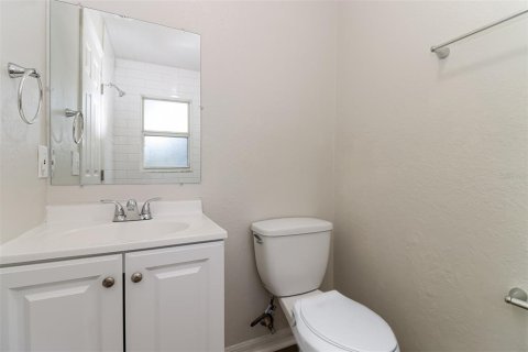 Casa en alquiler en Saint Petersburg, Florida, 4 dormitorios, 114.73 m2 № 1816076 - foto 9