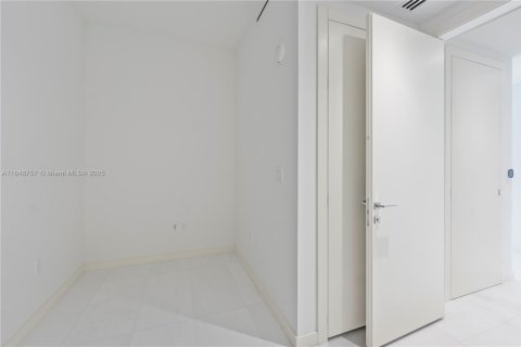 Купить кондоминиум в Майами, Флорида 3 спальни, 328.5м2, № 1865361 - фото 21