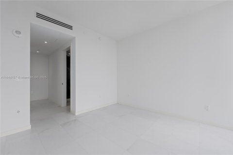Купить кондоминиум в Майами, Флорида 3 спальни, 328.5м2, № 1865361 - фото 23