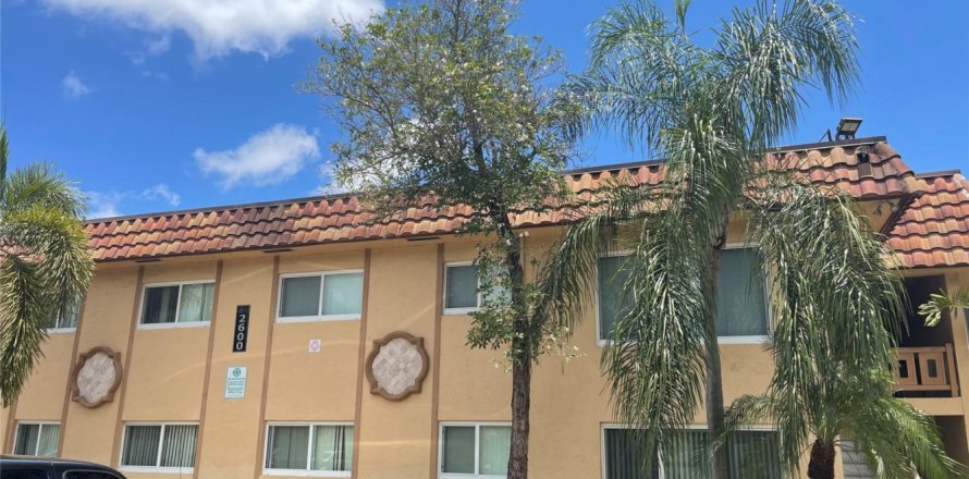Apartamento en Lauderdale Lakes, Florida 2 dormitorios, 70.51 m2 № 1221210