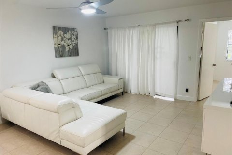 Condo in Coral Springs, Florida, 3 bedrooms  № 2245386 - photo 14
