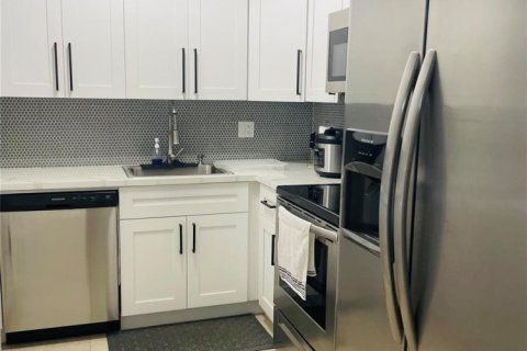 Condo in Coral Springs, Florida, 3 bedrooms  № 2245386 - photo 6