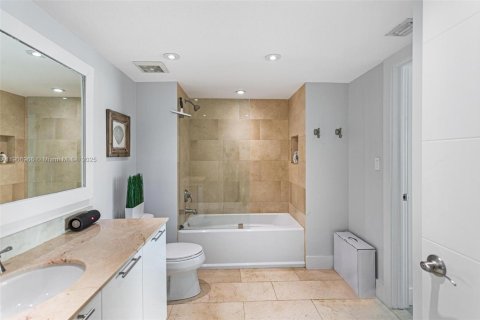 Снять в аренду кондоминиум в Майами, Флорида 2 спальни, 113.53м2, № 1963601 - фото 18