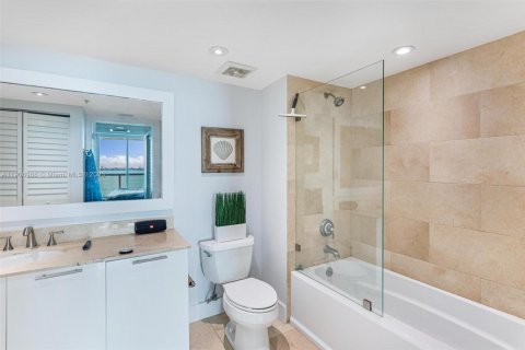 Снять в аренду кондоминиум в Майами, Флорида 2 спальни, 113.53м2, № 1963601 - фото 12