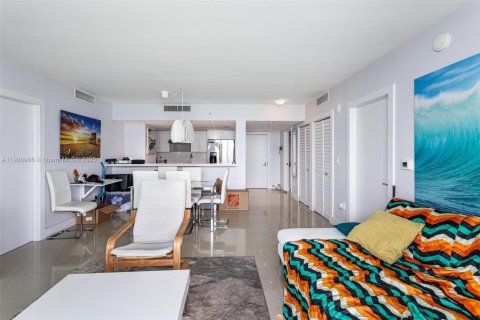 Снять в аренду кондоминиум в Майами, Флорида 2 спальни, 113.53м2, № 1963601 - фото 4