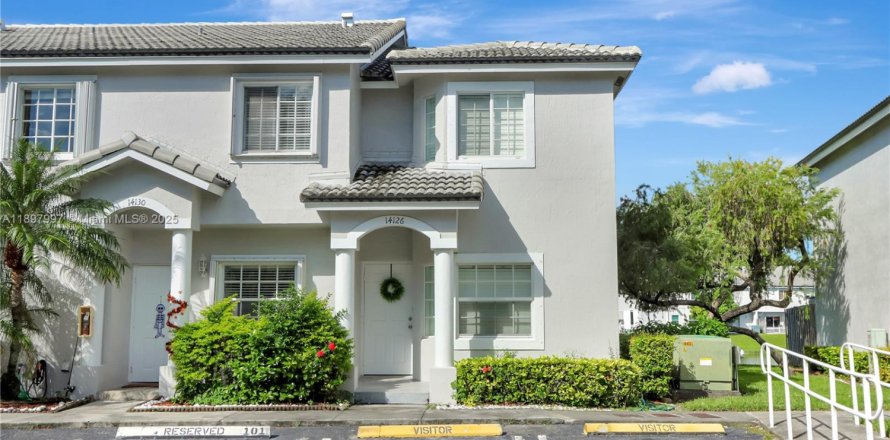 Touwnhouse à Miami, Floride 2 chambres, 88.26 m2 № 1949570