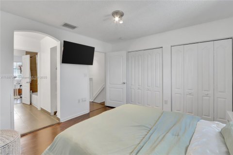Touwnhouse à vendre à Miami, Floride: 2 chambres, 88.26 m2 № 1949570 - photo 21