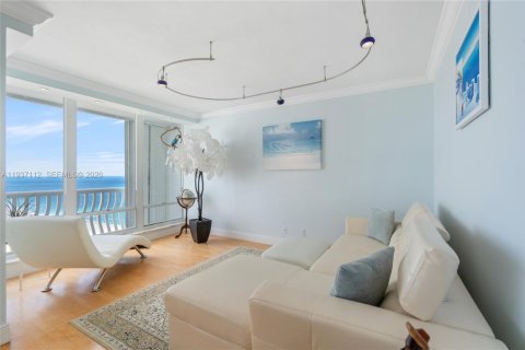 Copropriété à vendre à Fort Lauderdale, Floride: 2 chambres, 116.87 m2 № 2061254 - photo 13