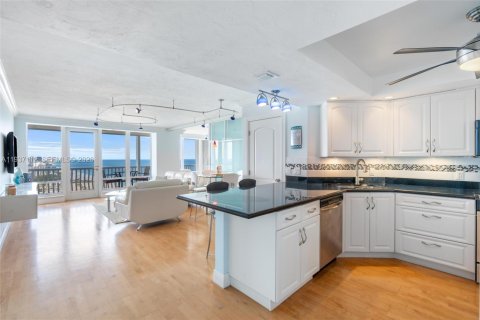 Copropriété à vendre à Fort Lauderdale, Floride: 2 chambres, 116.87 m2 № 2061254 - photo 15