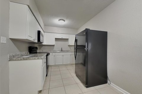 Villa ou maison à louer à Tampa, Floride: 4 chambres, 118.82 m2 № 1910984 - photo 4