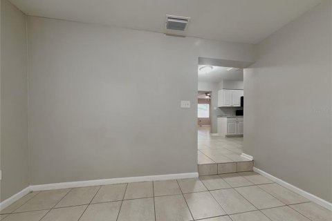 Villa ou maison à louer à Tampa, Floride: 4 chambres, 118.82 m2 № 1910984 - photo 2