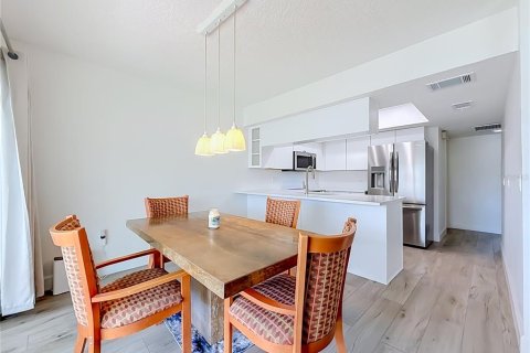 Adosado en venta en Saint Petersburg, Florida, 4 dormitorios, 149.57 m2 № 2223729 - foto 14