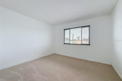 Adosado en venta en Saint Petersburg, Florida, 4 dormitorios, 149.57 m2 № 2223729 - foto 21