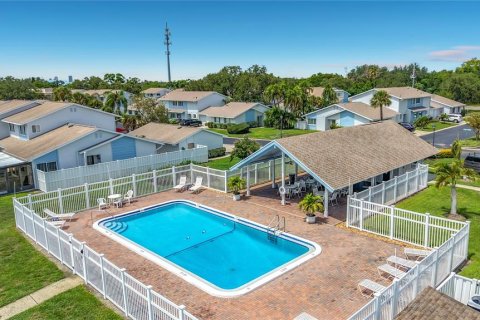 Adosado en venta en Saint Petersburg, Florida, 4 dormitorios, 149.57 m2 № 2223729 - foto 7