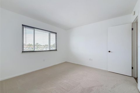 Adosado en venta en Saint Petersburg, Florida, 4 dormitorios, 149.57 m2 № 2223729 - foto 26