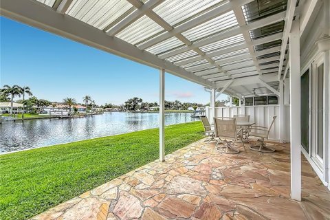Adosado en venta en Saint Petersburg, Florida, 4 dormitorios, 149.57 m2 № 2223729 - foto 3