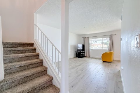 Adosado en venta en Saint Petersburg, Florida, 4 dormitorios, 149.57 m2 № 2223729 - foto 25