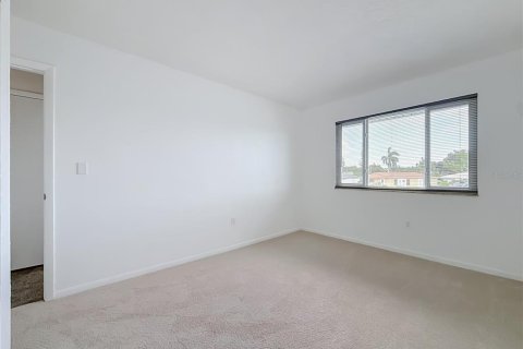 Adosado en venta en Saint Petersburg, Florida, 4 dormitorios, 149.57 m2 № 2223729 - foto 29