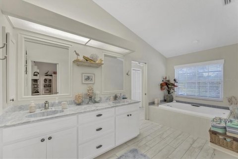 House in Englewood, Florida 2 bedrooms, 175.21 sq.m. № 1665825 - photo 23