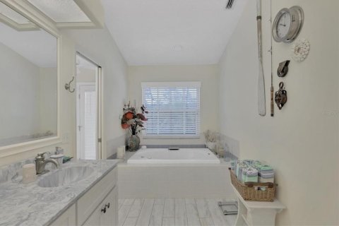 House in Englewood, Florida 2 bedrooms, 175.21 sq.m. № 1665825 - photo 24